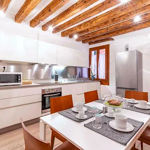 Central Apt Apartamento Venecia